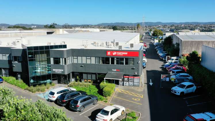560 Rosebank Road_0