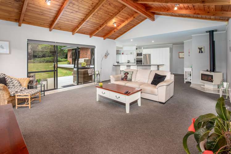 572 Pinnacle Hill Road Bombay_6