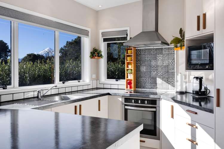 22 Halse Place Opunake_9