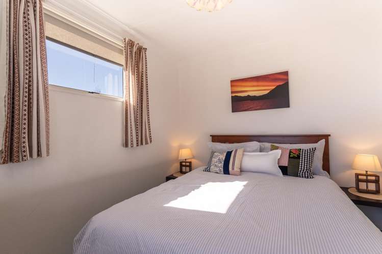 6 Sealy Street Twizel_16