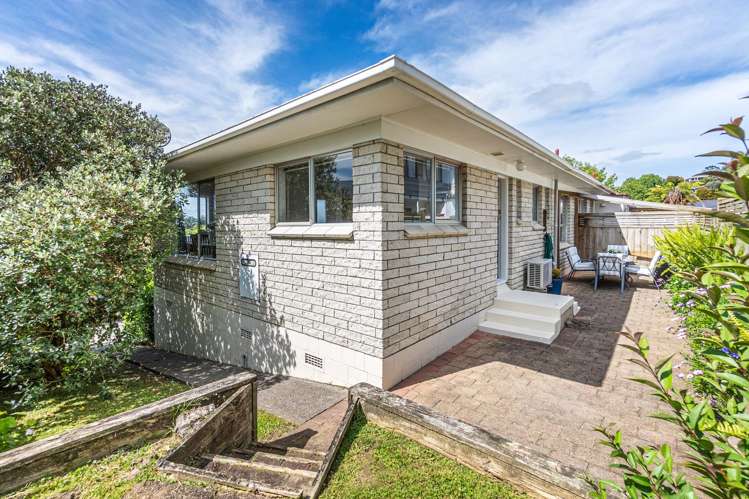 2/12 Girrahween Drive Totara Vale_15