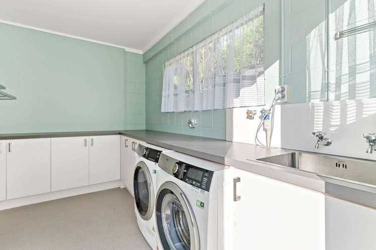 56 Mayfair Crescent Mairangi Bay_21