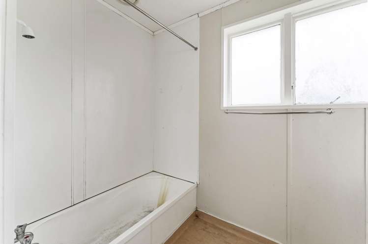 134 Mahia Road Wattle Downs_14