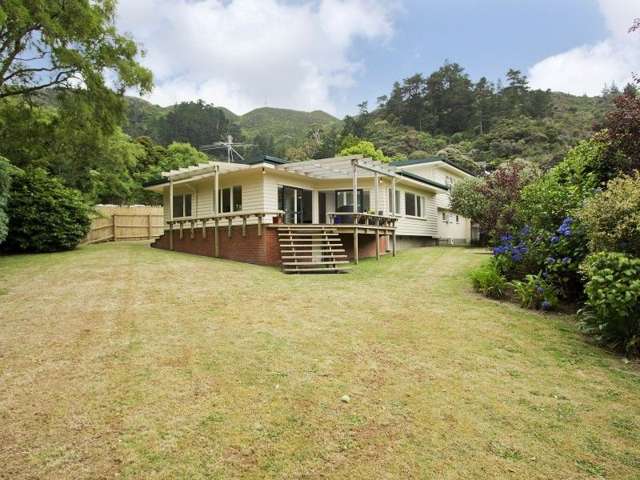 4 Crawford Grove Naenae_1