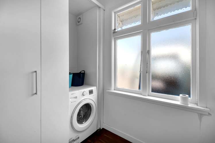 1277 Egmont Road Egmont Village_11