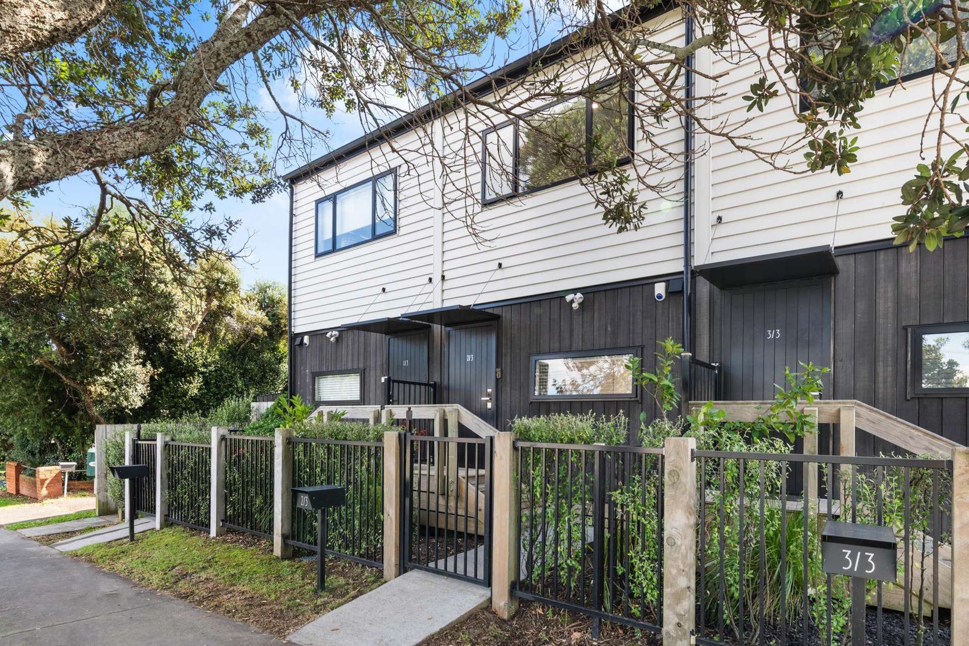 2/3 Rimu Road Mangere Bridge_0