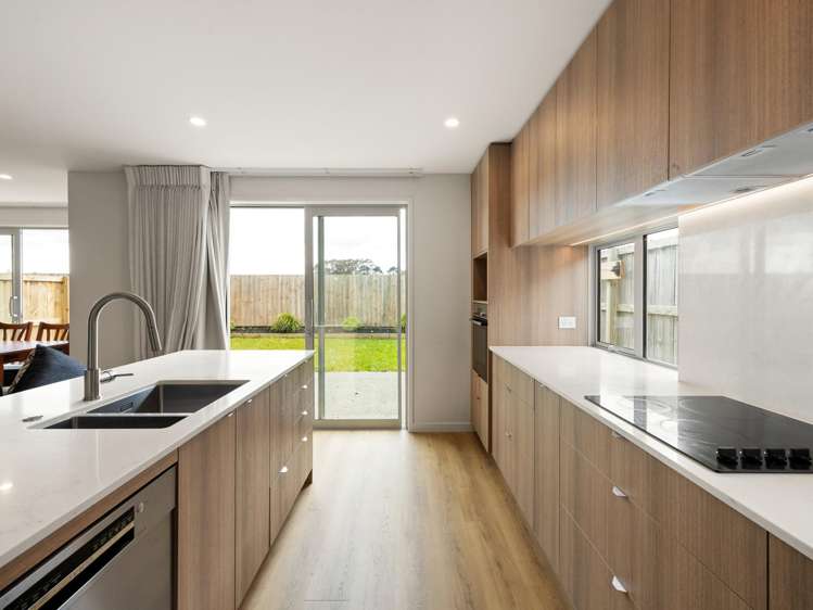 1/6 Kimbolton Street Rototuna North_1