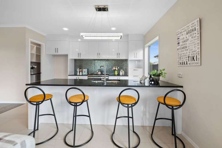 5 Iwinuku Crescent Wattle Downs_6