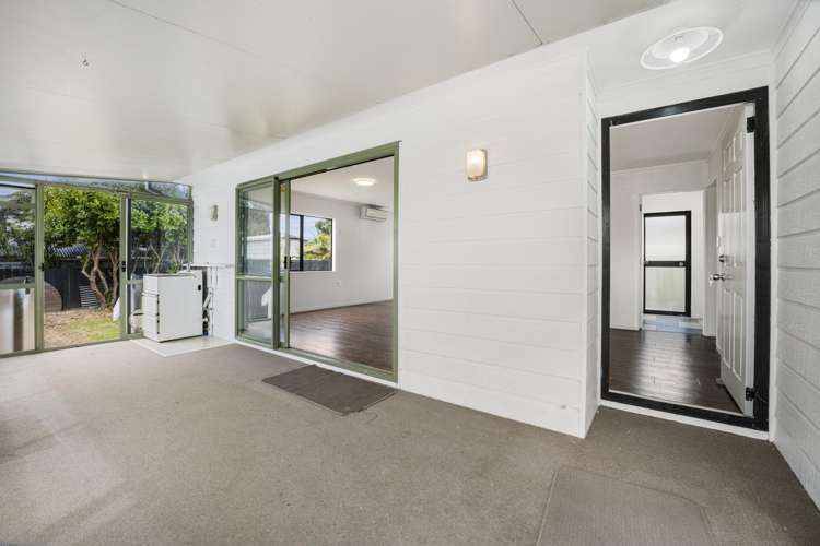 2/12 Graham Road Conifer Grove_11