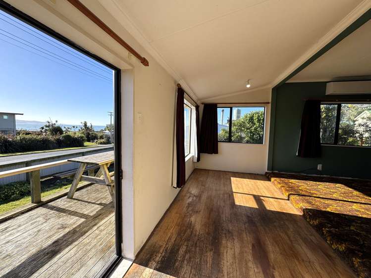 7 Rimu Street Kaka Point_3