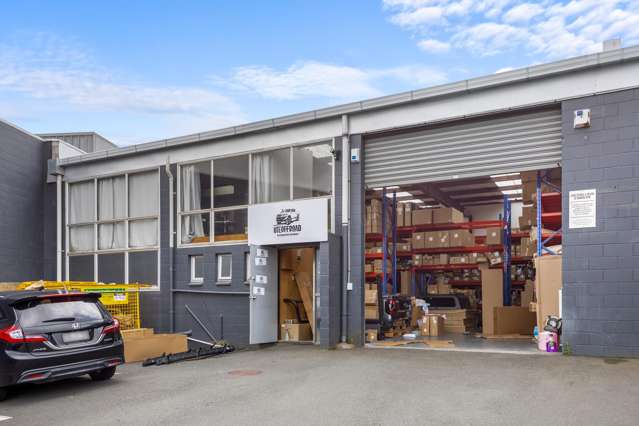 Well‑proportioned industrial unit