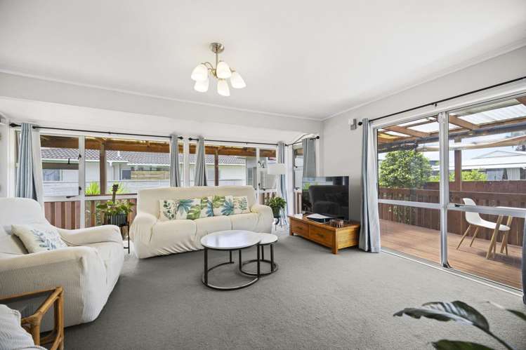 1/22 Bundena Place Clendon Park_5