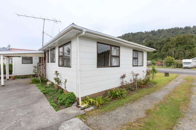 80 Main Road Harihari_22