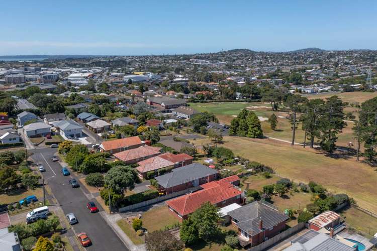 8 Tiki Street New Lynn_31