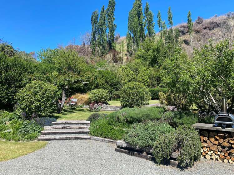 697 Leader Road East Parnassus_30