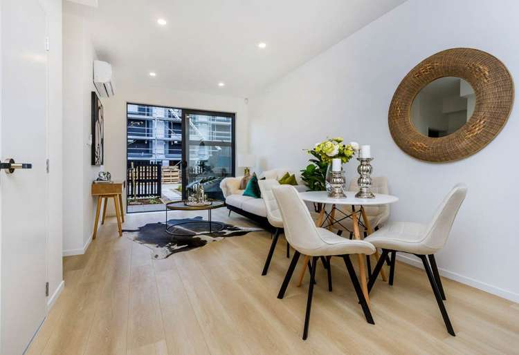 5 Papa Takaro Lane Flat Bush_2