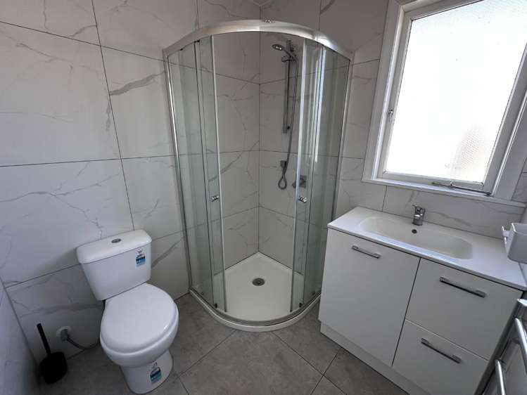 2/211 Rifle Range Road 11209_10