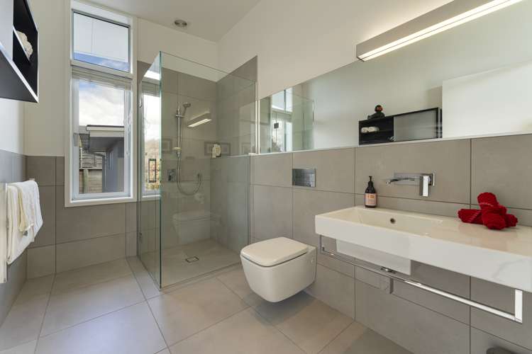 127 Fairbourne Drive Fairhall_23