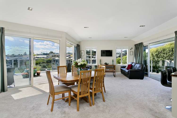 18 Botanical Heights Drive Waipahihi_2