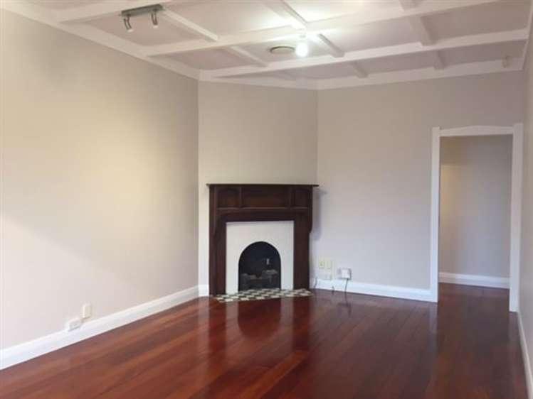 62 Lake Road Narrow Neck_4