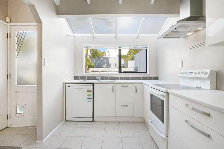 8/24 Beswick Place Birkdale_4