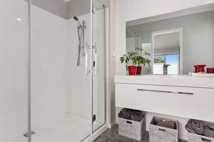 1 Charles Street Ohope_13