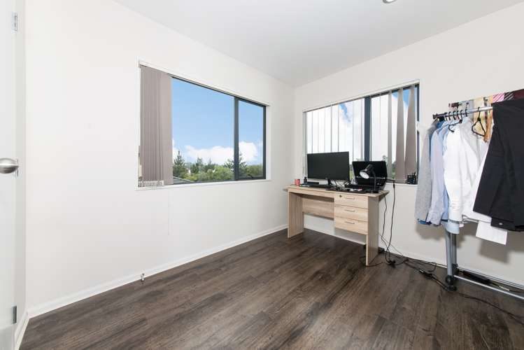 10 Riverglade Parkway Te Atatu South_16