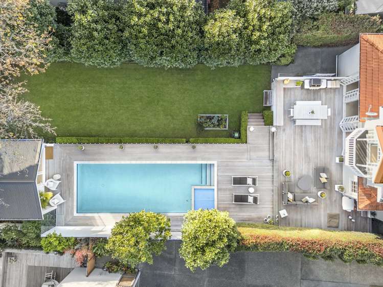 36 Waiatarua Road_0