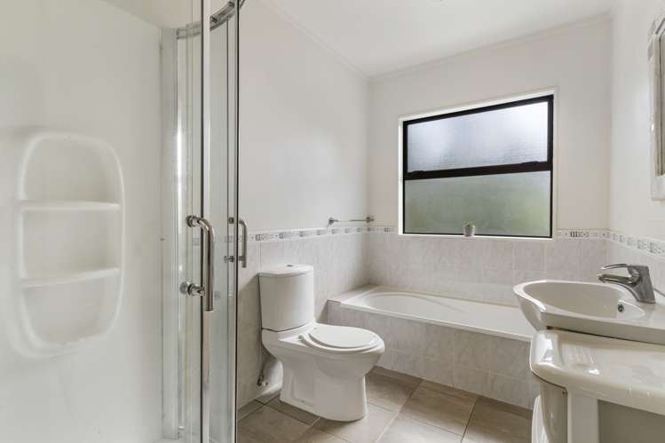 2/18 Noeleen Street Glenfield_11