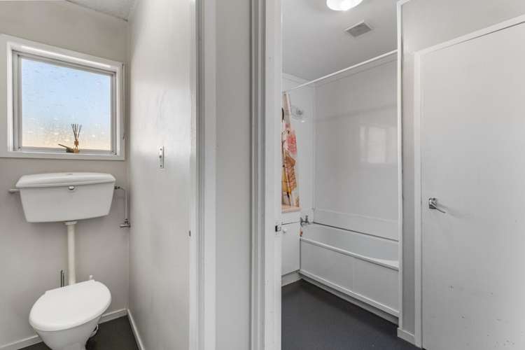 2/76 Millbrook Road 11401_9