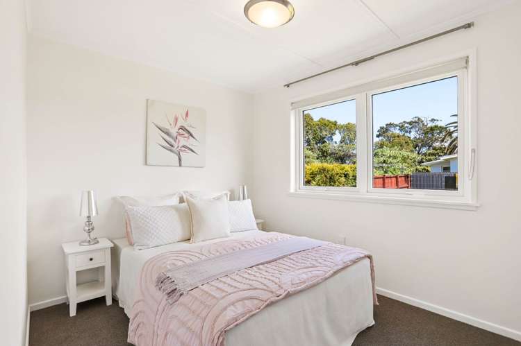 115 Vodanovich Road Te Atatu South_9