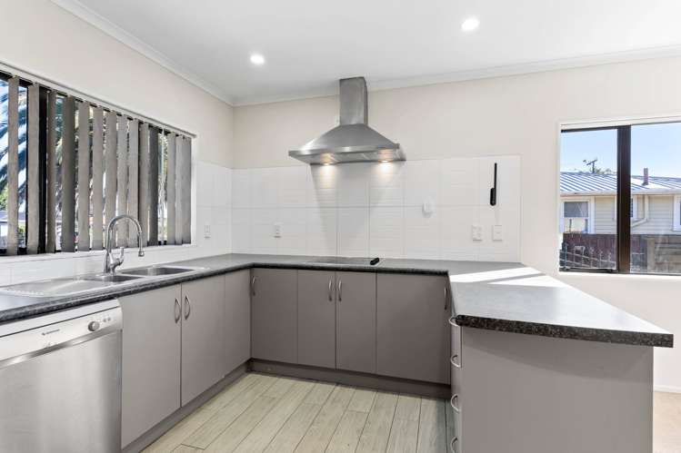 196 Robertson Road Mangere East_9