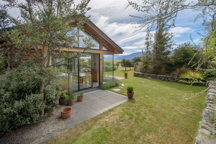 2 Rannoch Drive Jacks Point_17