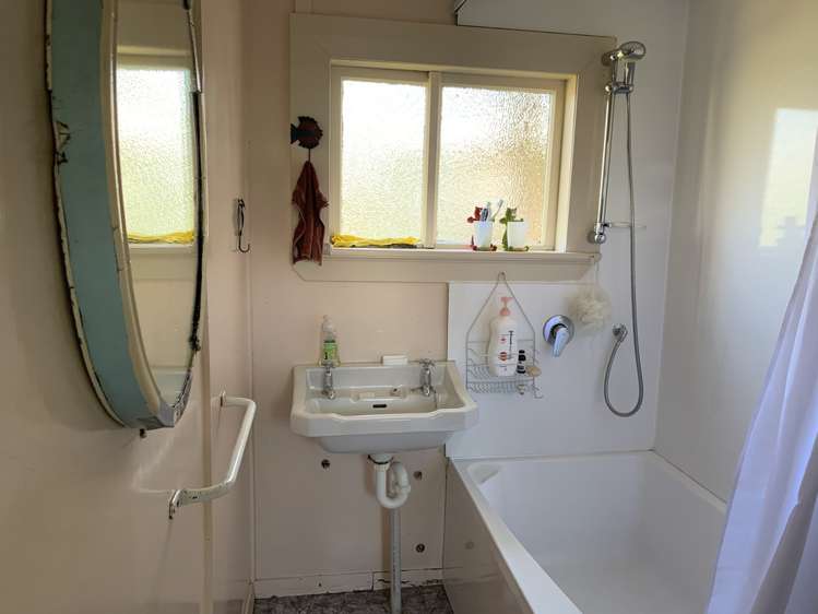 39 Park Lane Owaka_12