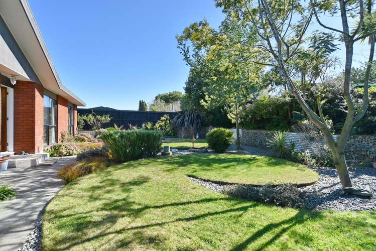 7 Heriott Close Burwood_15