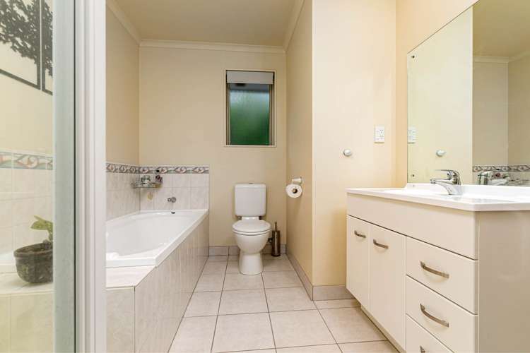 7 Thomas Hamer Place Greenhithe_20