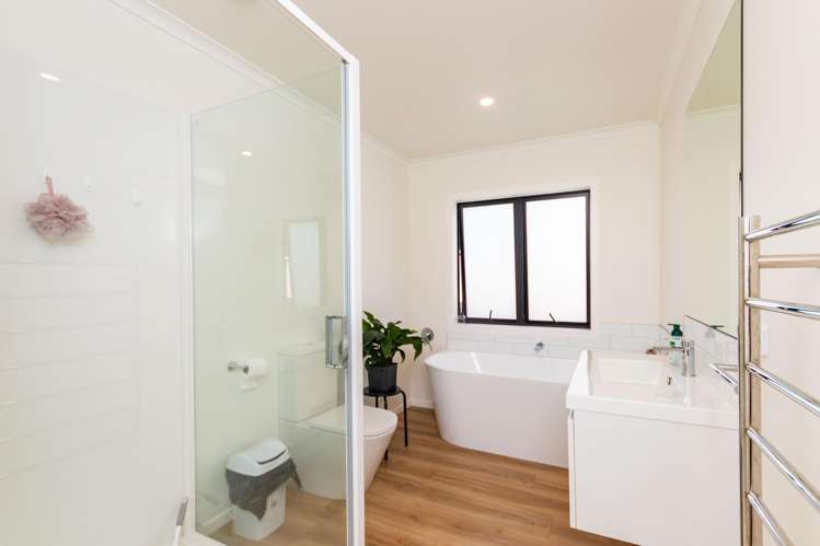 12 Corsica Court Fitzherbert_18