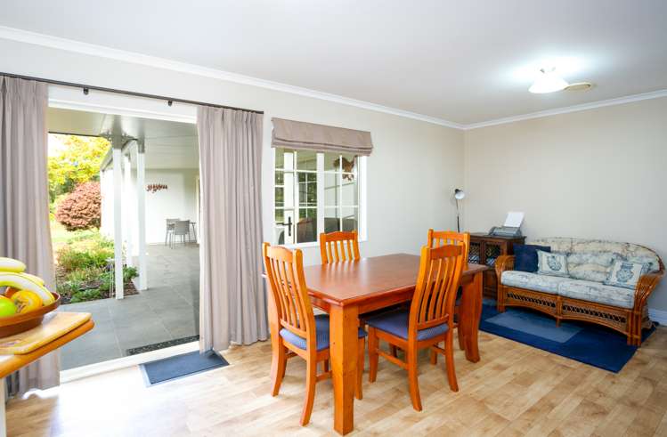 45 The Oaks Drive Leamington_9