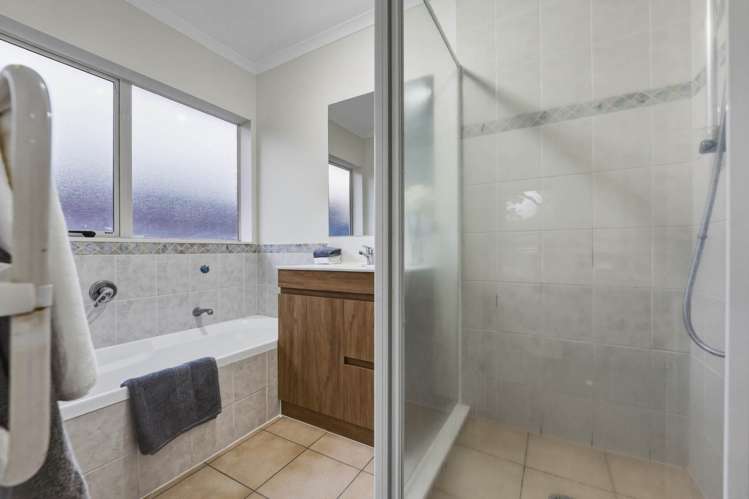 6 Hansworth Place Flat Bush_17