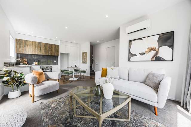 82 Glidepath Road Hobsonville_2