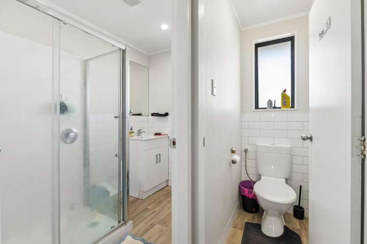 2/77 Redcrest Ave 10939_9