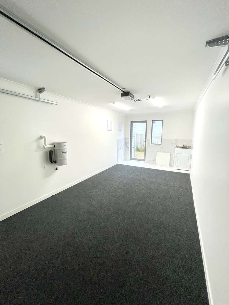 2/11 Celeste Place Totara Vale_8