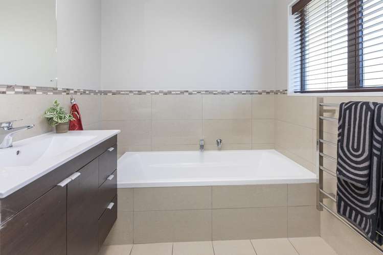 18 Josephine Crescent Aidanfield_19