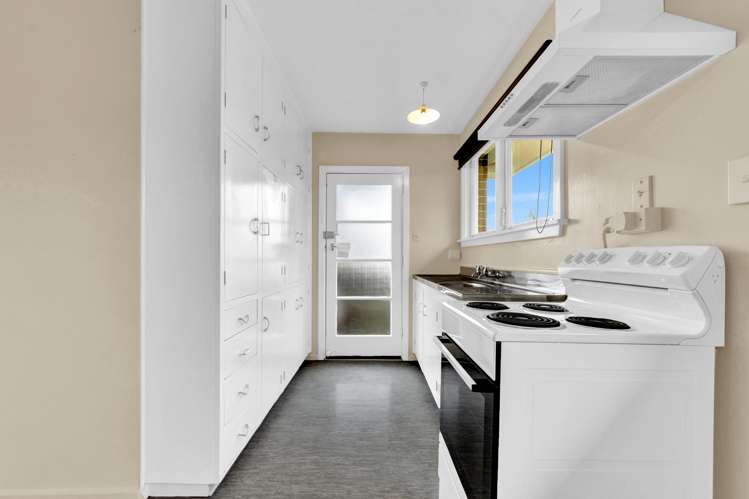 2/694 Avonside Drive_3