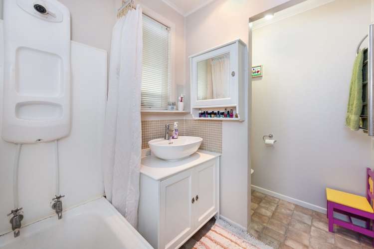 6 Ingleby Place Kelston_23