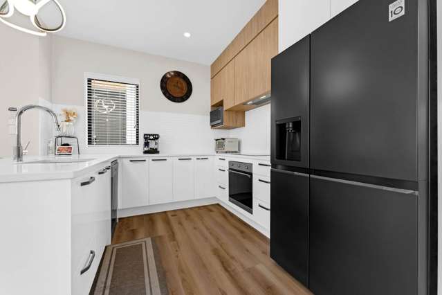 7/10 Newington Road Henderson_1