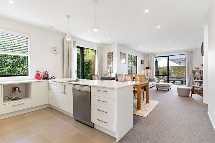 11B Castledine Crescent_5