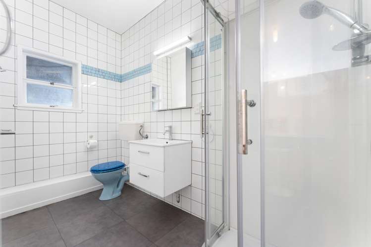 15 Jaemont Avenue Te Atatu South_31