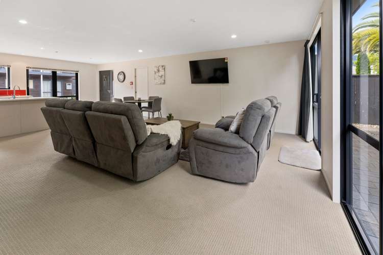 8 Rochdale Way Stoke_8