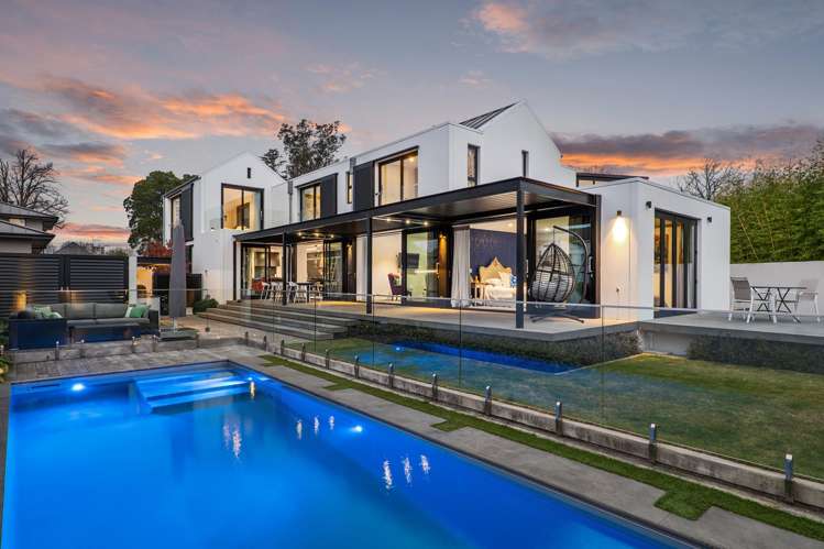 7 Helmores Lane Merivale_3
